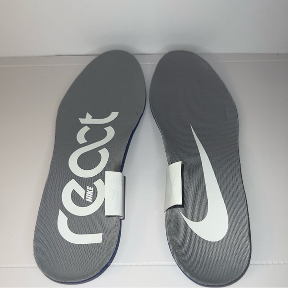 Nike React Phantom Run flyknit 2 White / Silver CJ0280-100 Women size 9.5 - Picture 10 of 11